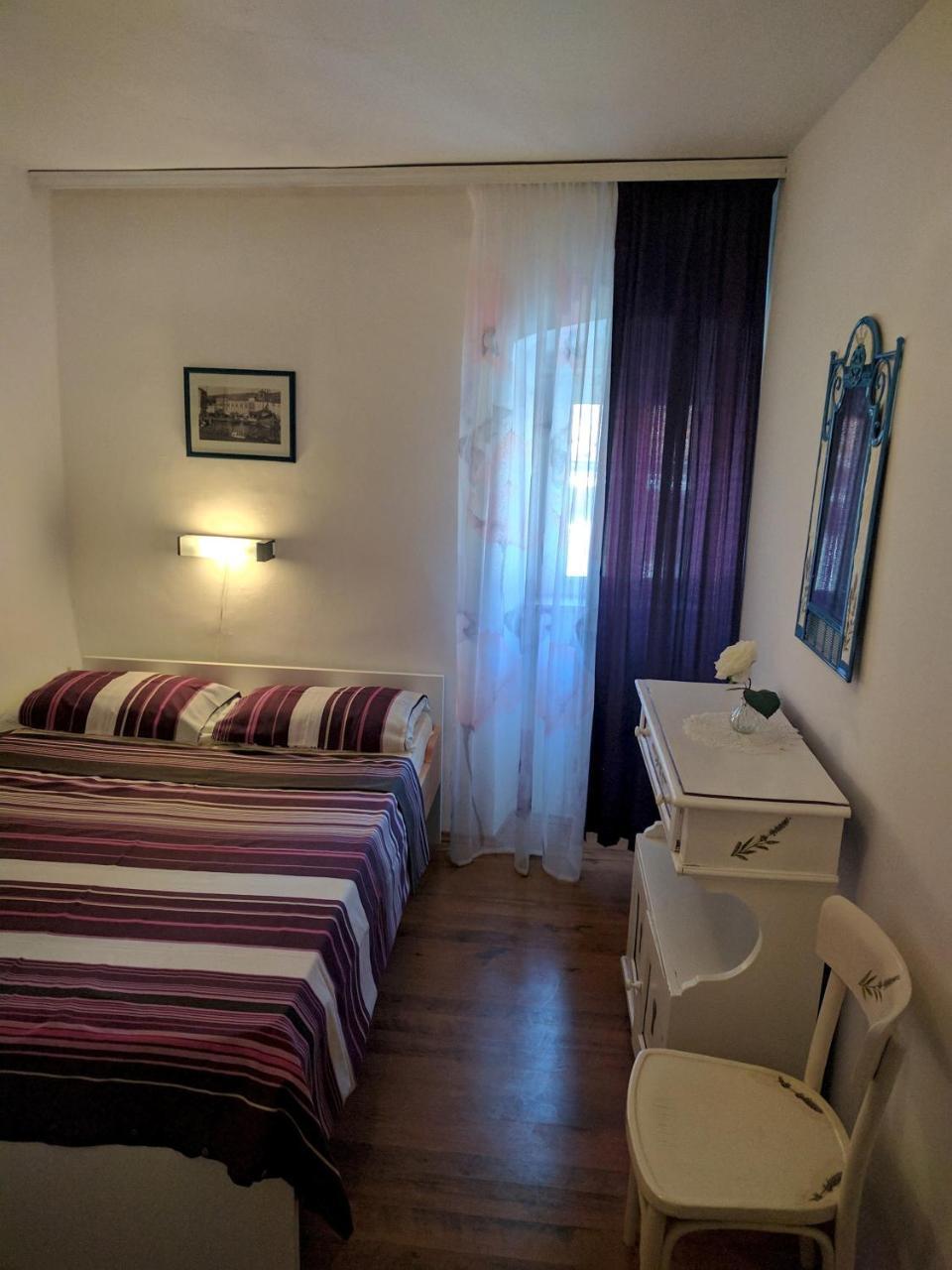 Family House In The Old Center Apartment Крес Екстериор снимка