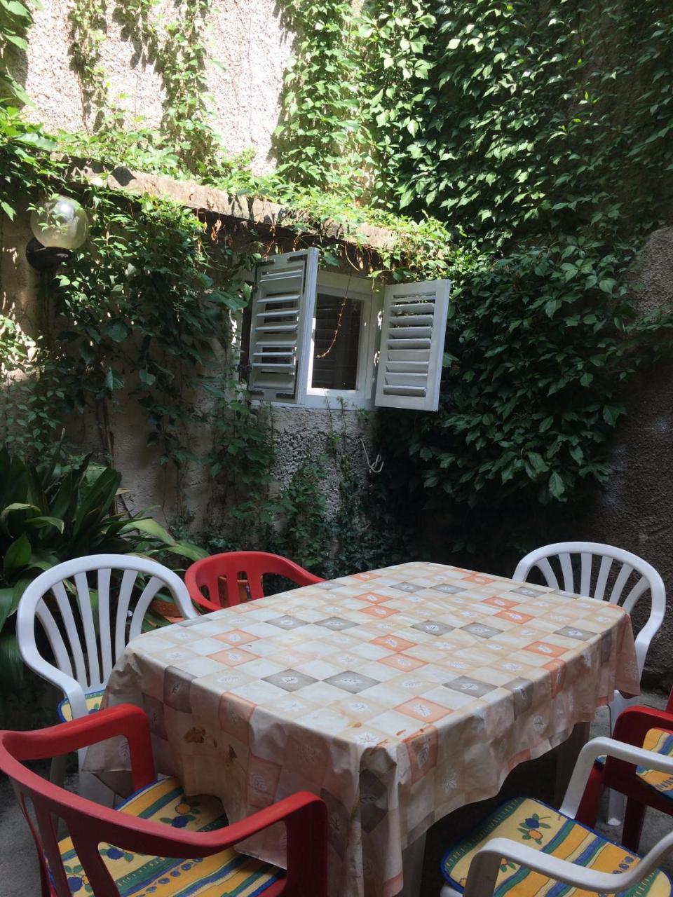 Family House In The Old Center Apartment Крес Екстериор снимка
